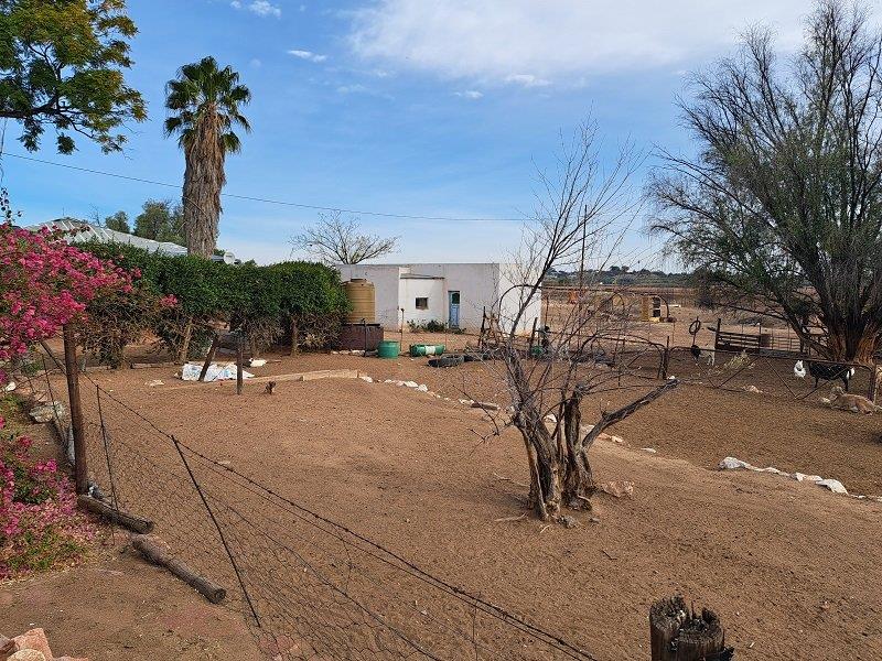 4 Bedroom Property for Sale in Straussburg Northern Cape